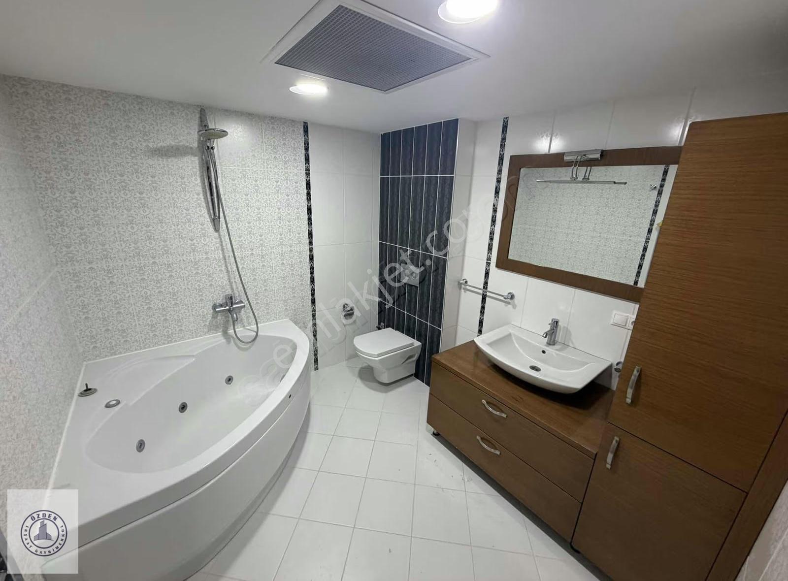 Özden Gayrimenkulden Şehir Merkezinde 3+1 Kiralık Daire - Görsel 31