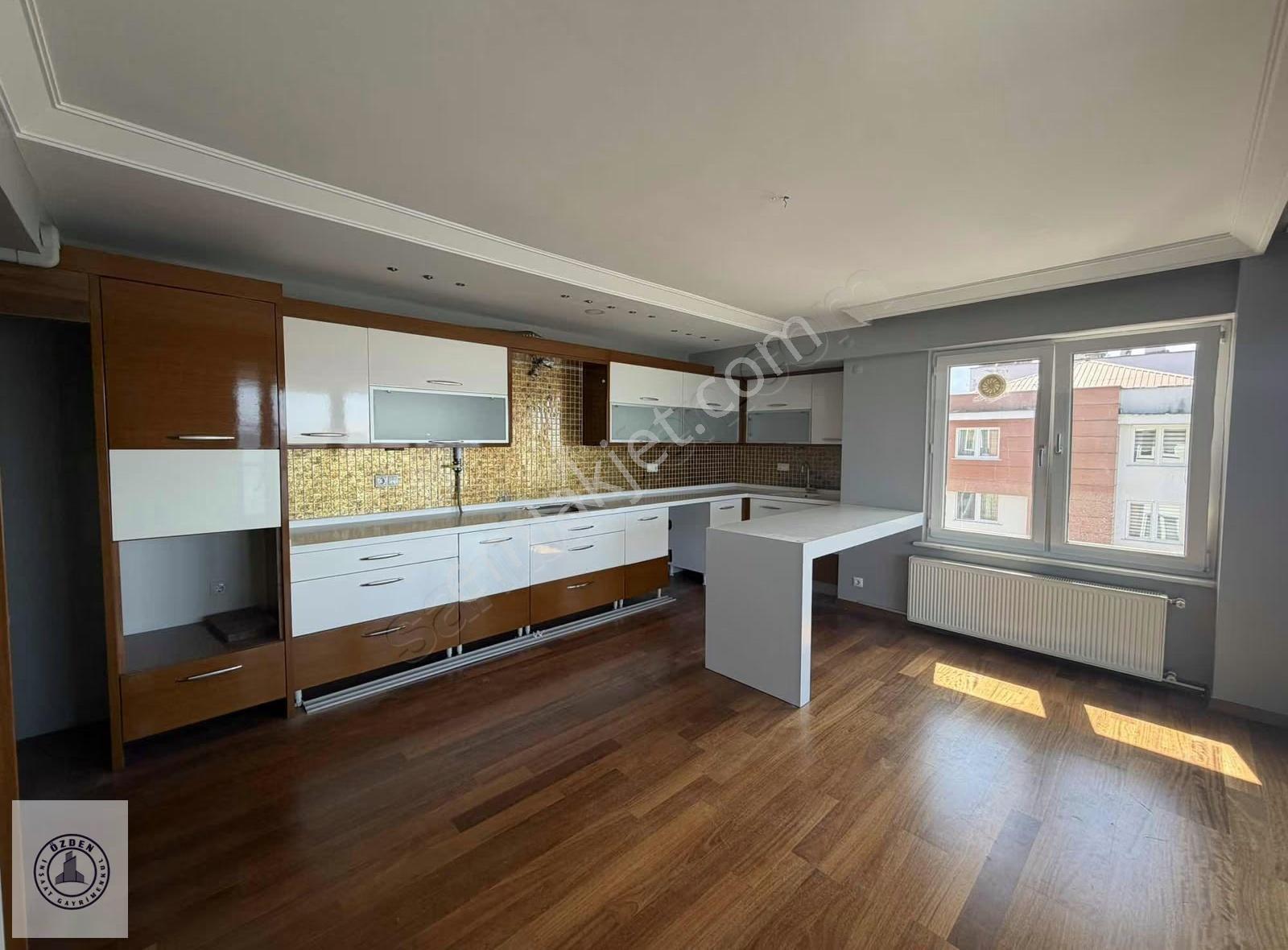 Özden Gayrimenkulden Şehir Merkezinde 3+1 Kiralık Daire - Görsel 23