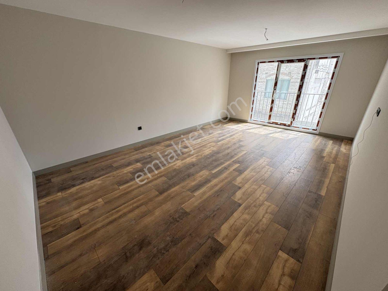 Kadıköy'de Boğaya 50 Metre Uzaklıkta Sıfır Binada Kiralık 2+1 - Görsel 10
