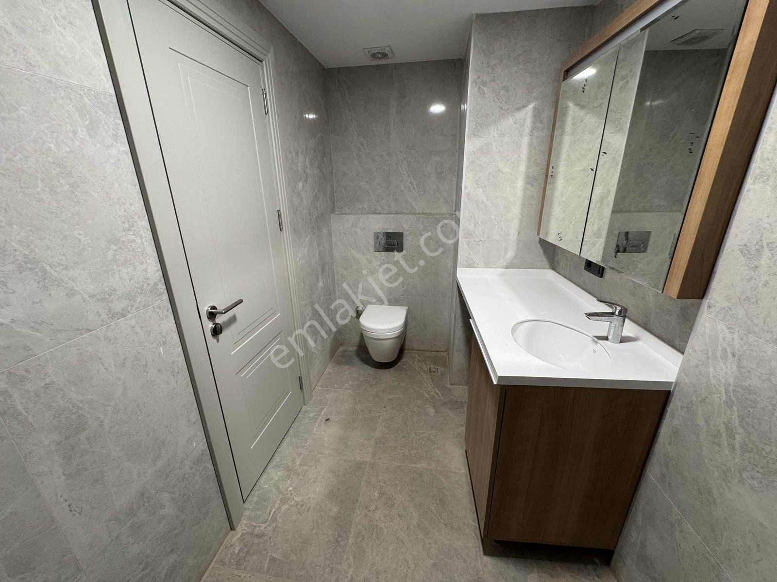Kadıköy'de Boğaya 50 Metre Uzaklıkta Sıfır Binada Kiralık 2+1 - Görsel 25