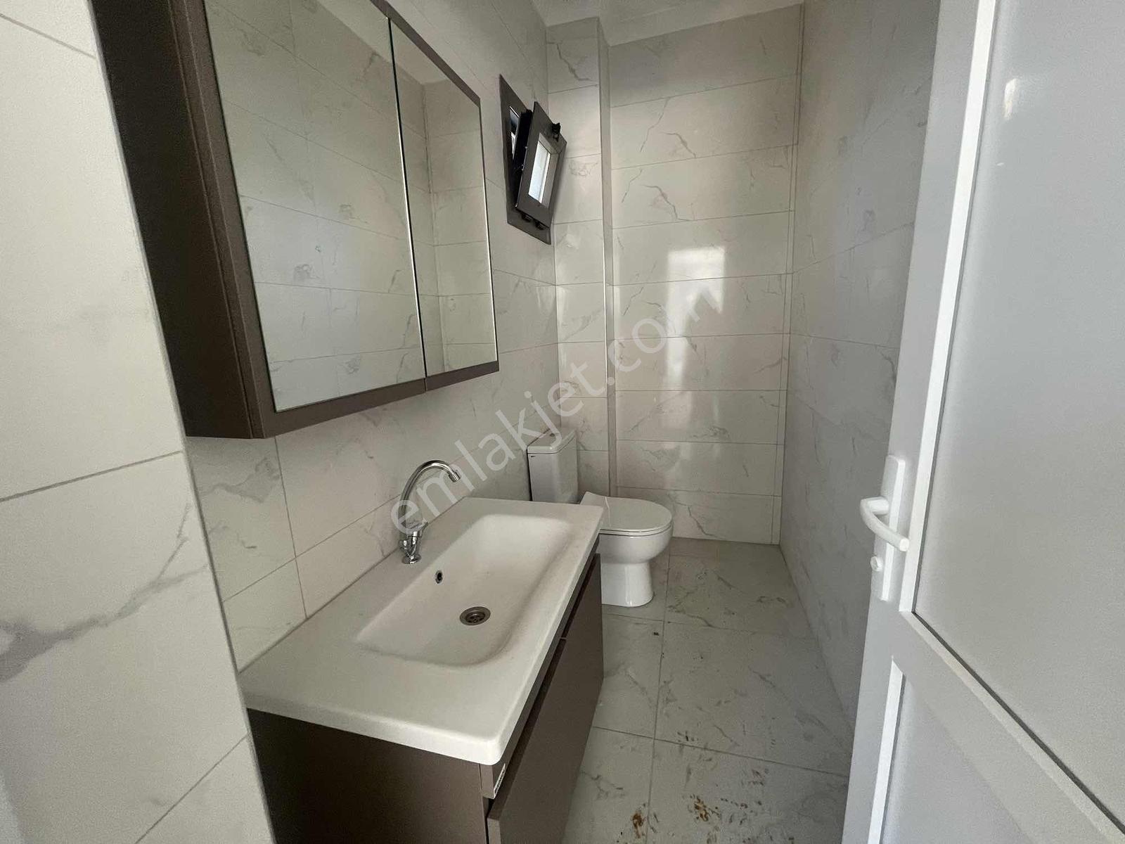 Altınova Cumhuriyet Caddesinde Kiralık Geniş Dükkan! - Görsel 10