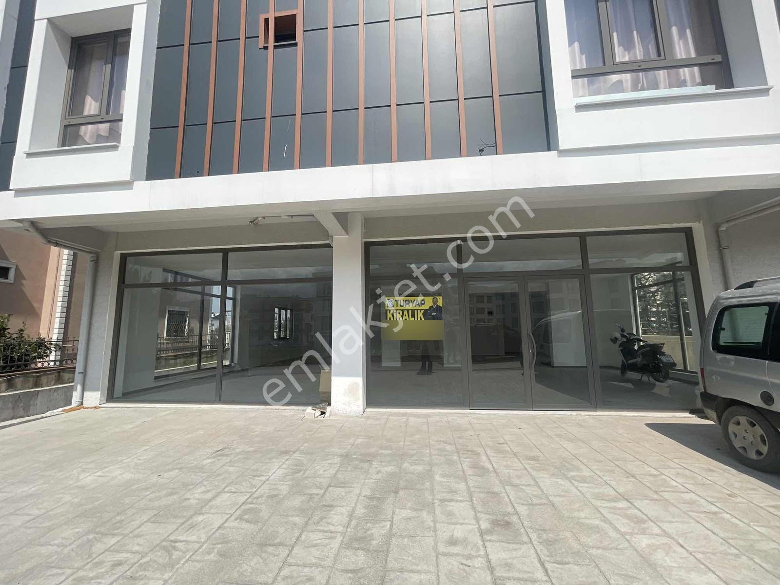 Altınova Cumhuriyet Caddesinde Kiralık Geniş Dükkan! - Görsel 7