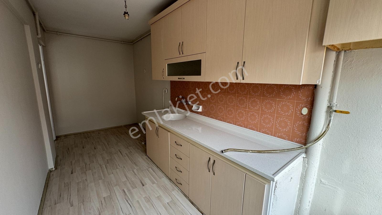Bursa Osmangazi Alacamescit Mahallesinde Kiralık 2+1 Daire - Görsel 14