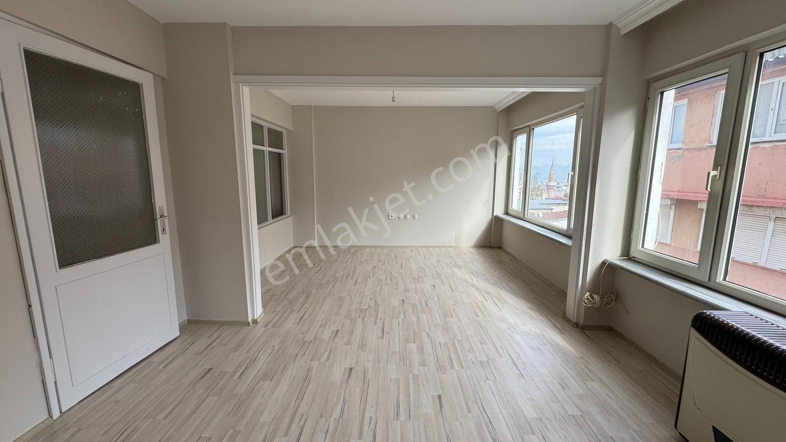 Bursa Osmangazi Alacamescit Mahallesinde Kiralık 2+1 Daire - Görsel 23