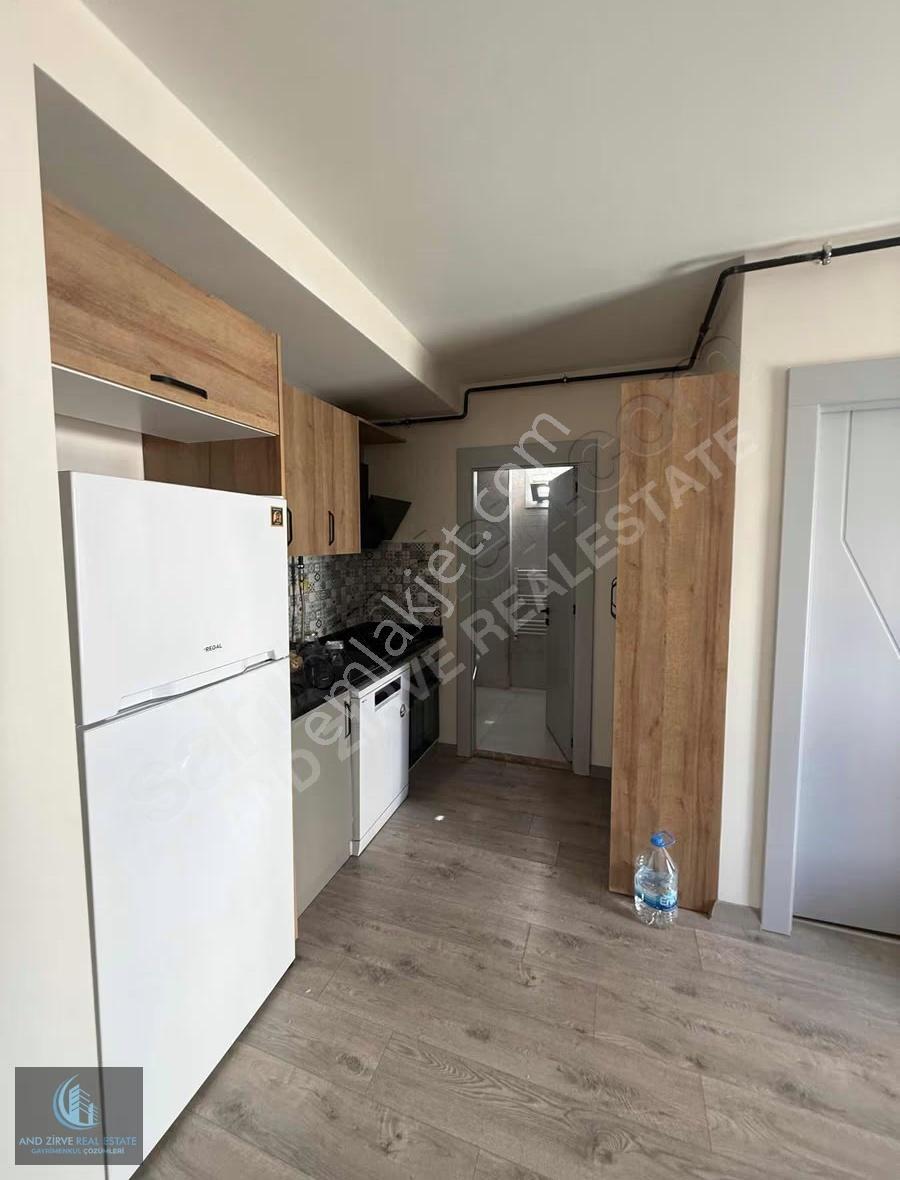 Mersin Mezitli Çamlıca Mah.bahçeşehir Kolji Cvr Eşyalı 1+1