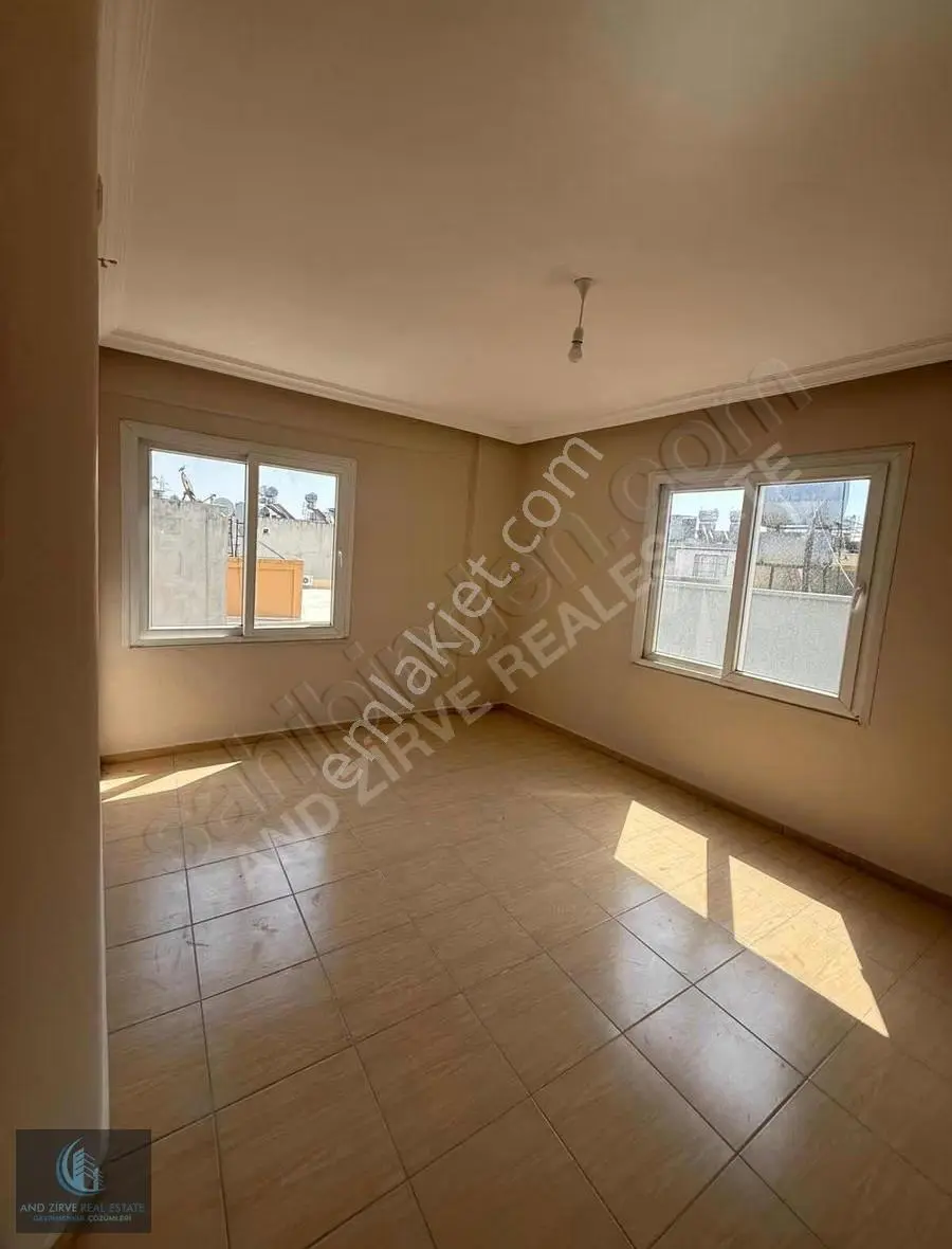 Mersin Akdeniz Güneş Mah.köşe Başı Binada Satılık 3+1