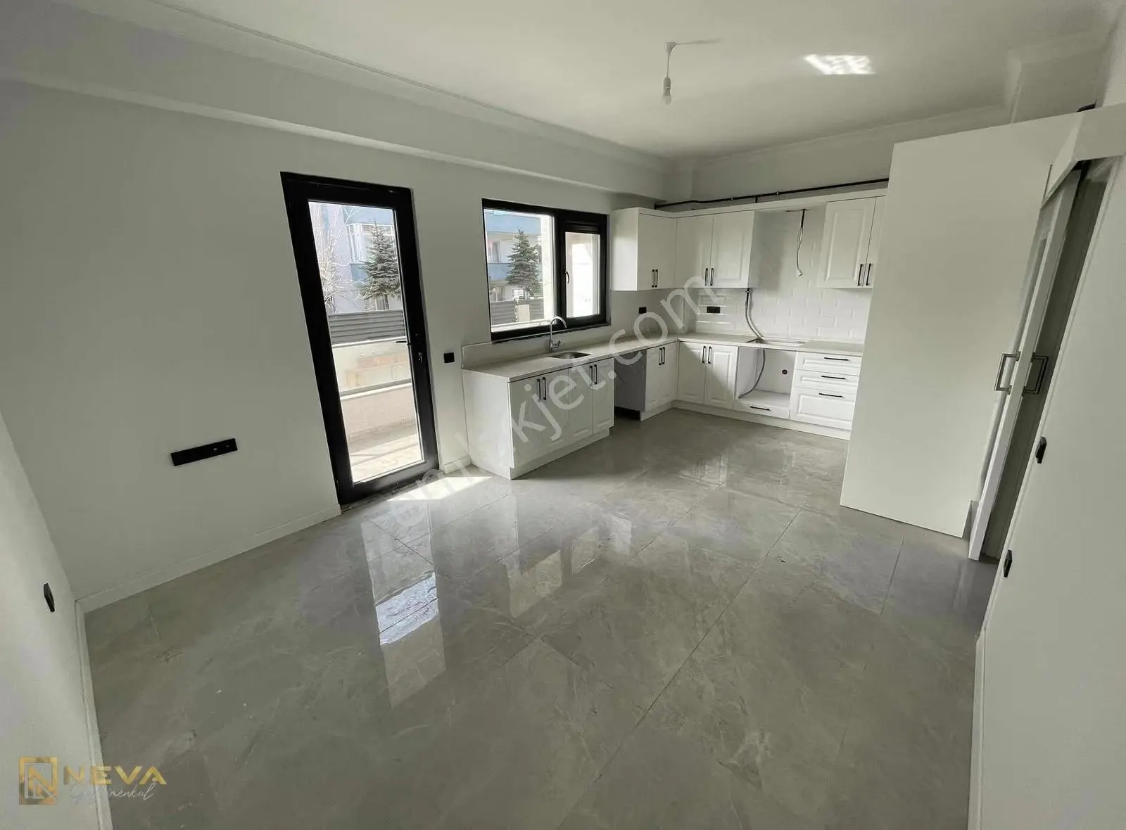 Serdivan 2.cadde Elbirlik Yaşam Sitesi 170m2 4+1 Ferah Daire - Görsel 3