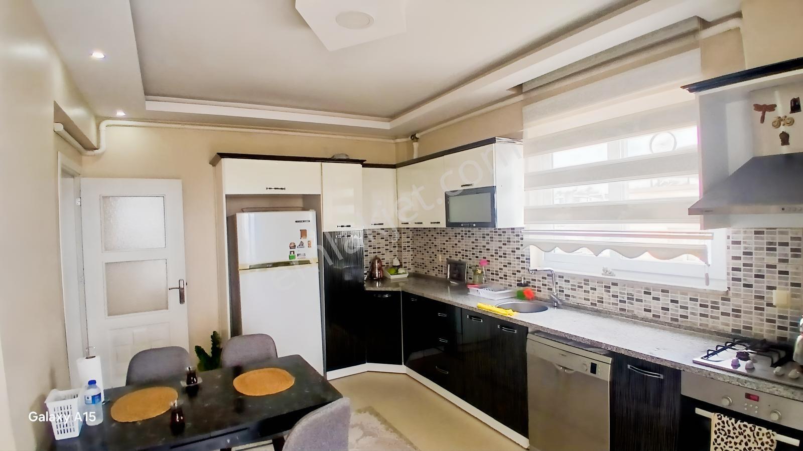 Cumhuriyet'te 218 M² Ve 4+1 Muhteşem Daire - Görsel 4