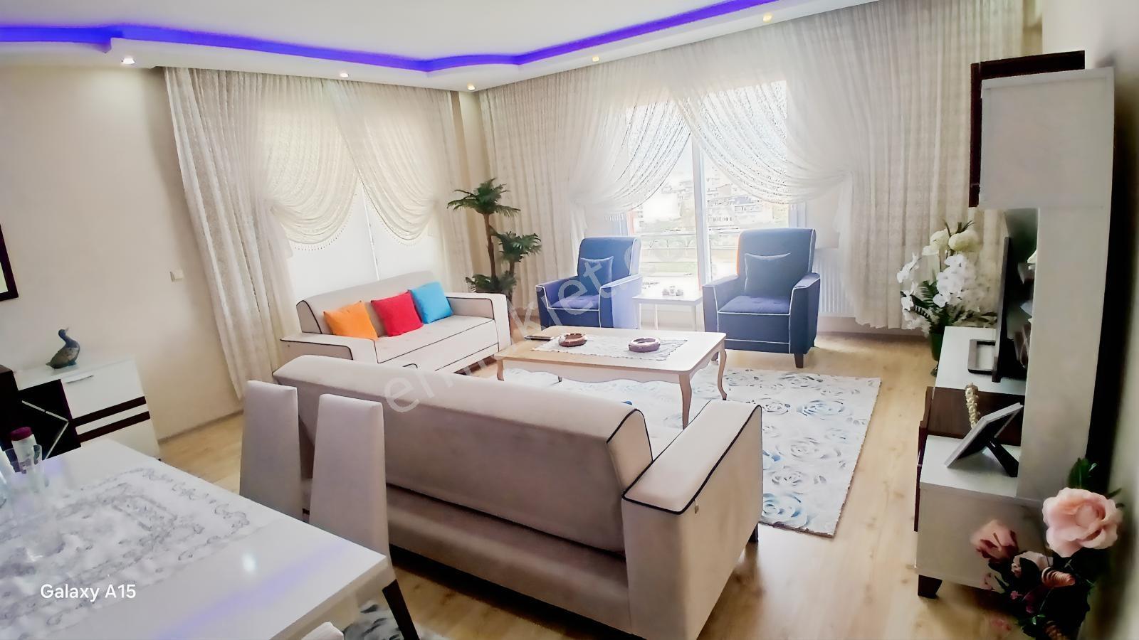 Cumhuriyet'te 218 M² Ve 4+1 Muhteşem Daire - Görsel 13