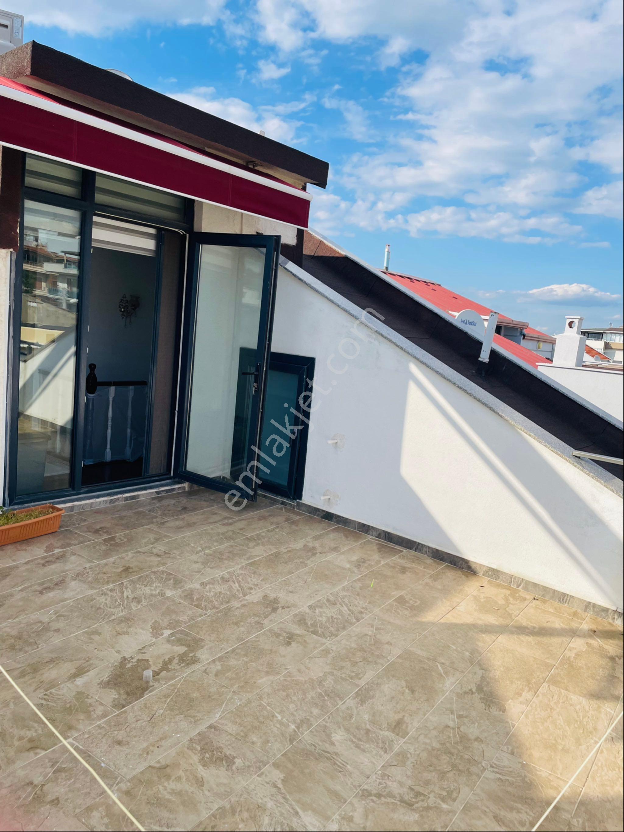 Denize 50 Metre Mesafede Deniz Manzaralı Geniş Dubleks Daire - Görsel 12