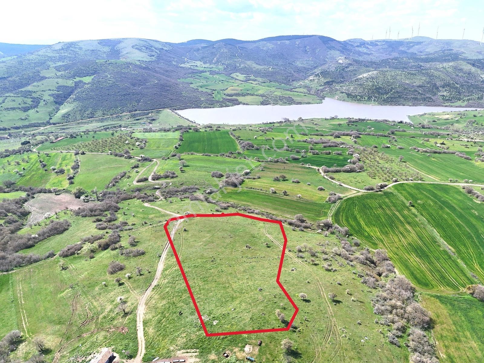 Altıeylül Akarsu Mah. 8800 M² 90 Mt Kadastral Yola Sahip Tarla - Görsel 2