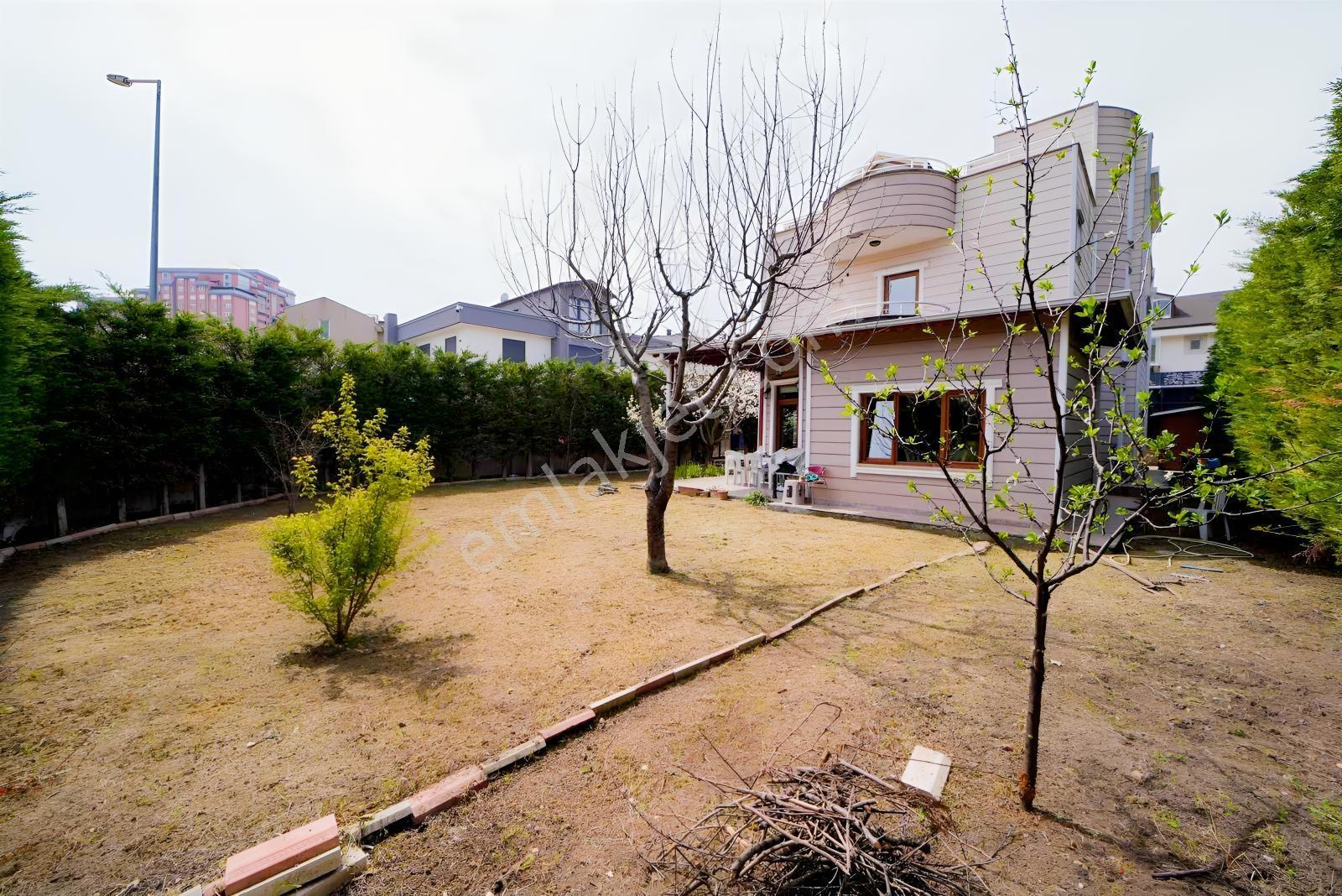 Özlüce 19 Mayıs Mahallesinde 5+1 Müstakil Köşe Parsel Villa - Görsel 4