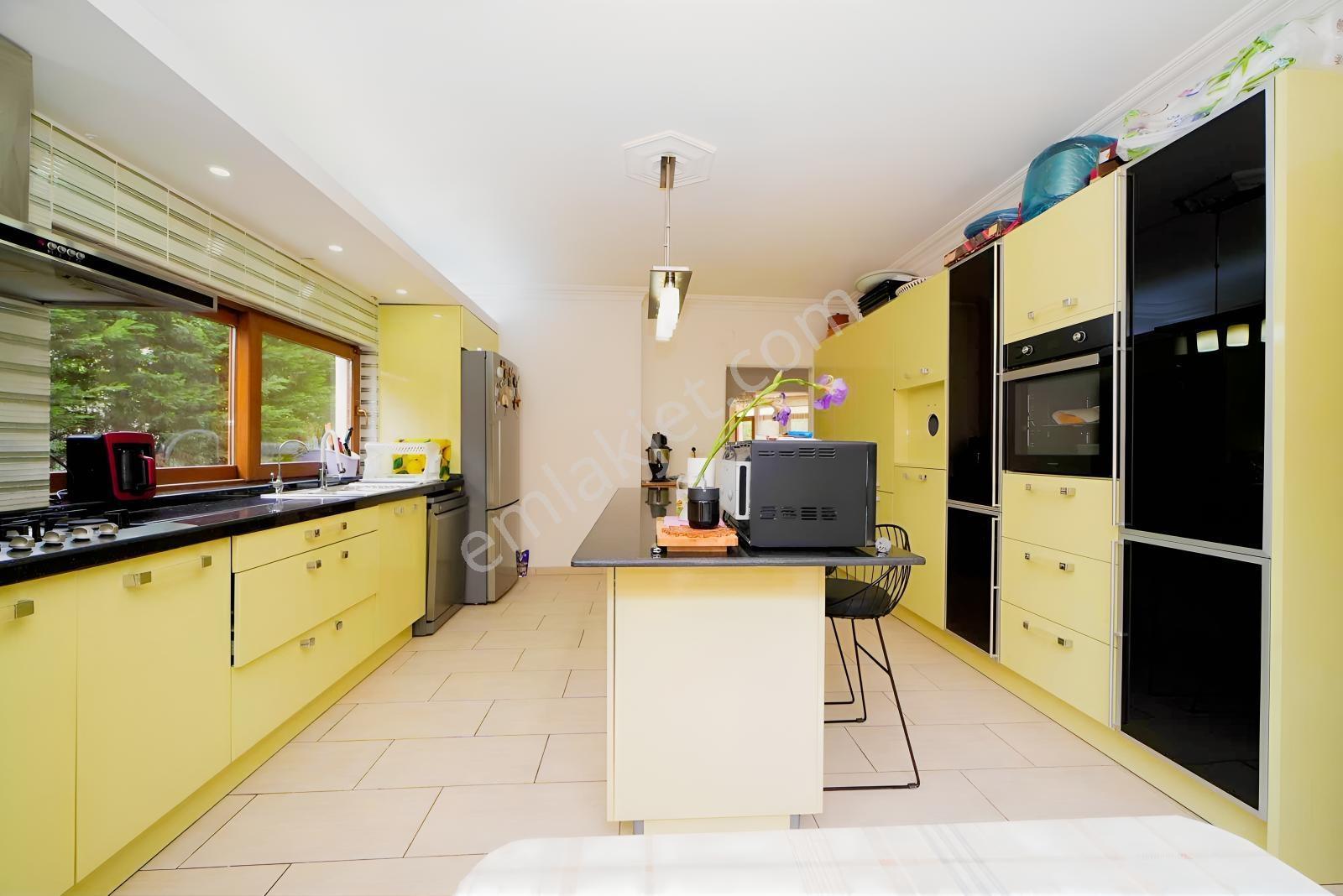 Özlüce 19 Mayıs Mahallesinde 5+1 Müstakil Köşe Parsel Villa - Görsel 15