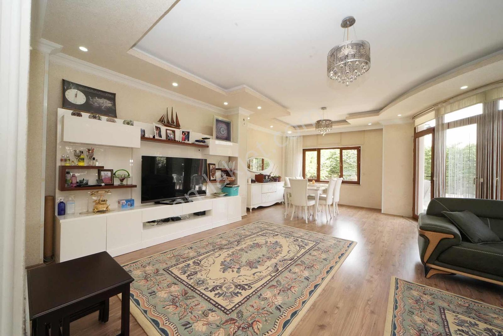 Özlüce 19 Mayıs Mahallesinde 5+1 Müstakil Köşe Parsel Villa - Görsel 23