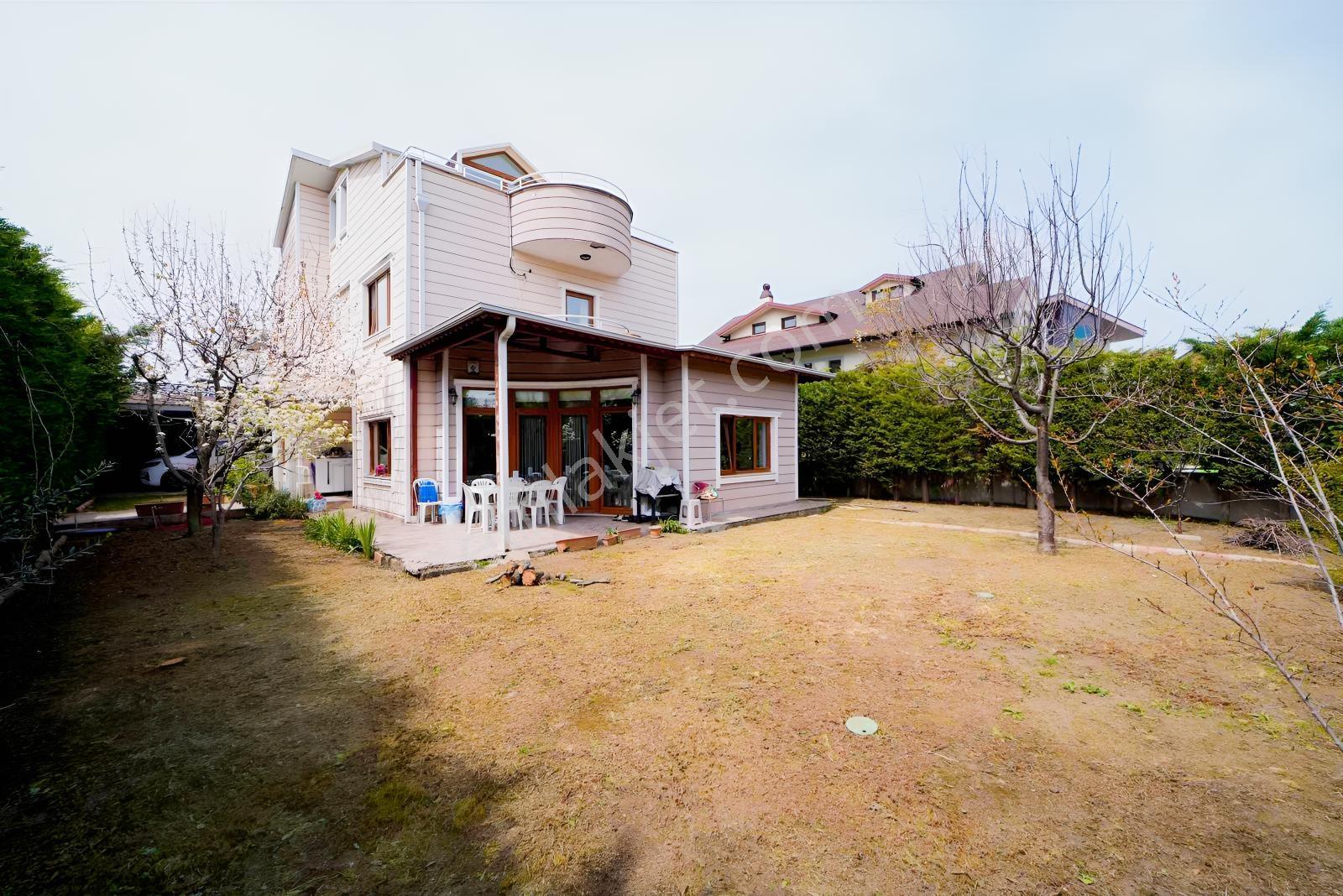 Özlüce 19 Mayıs Mahallesinde 5+1 Müstakil Köşe Parsel Villa - Görsel 3