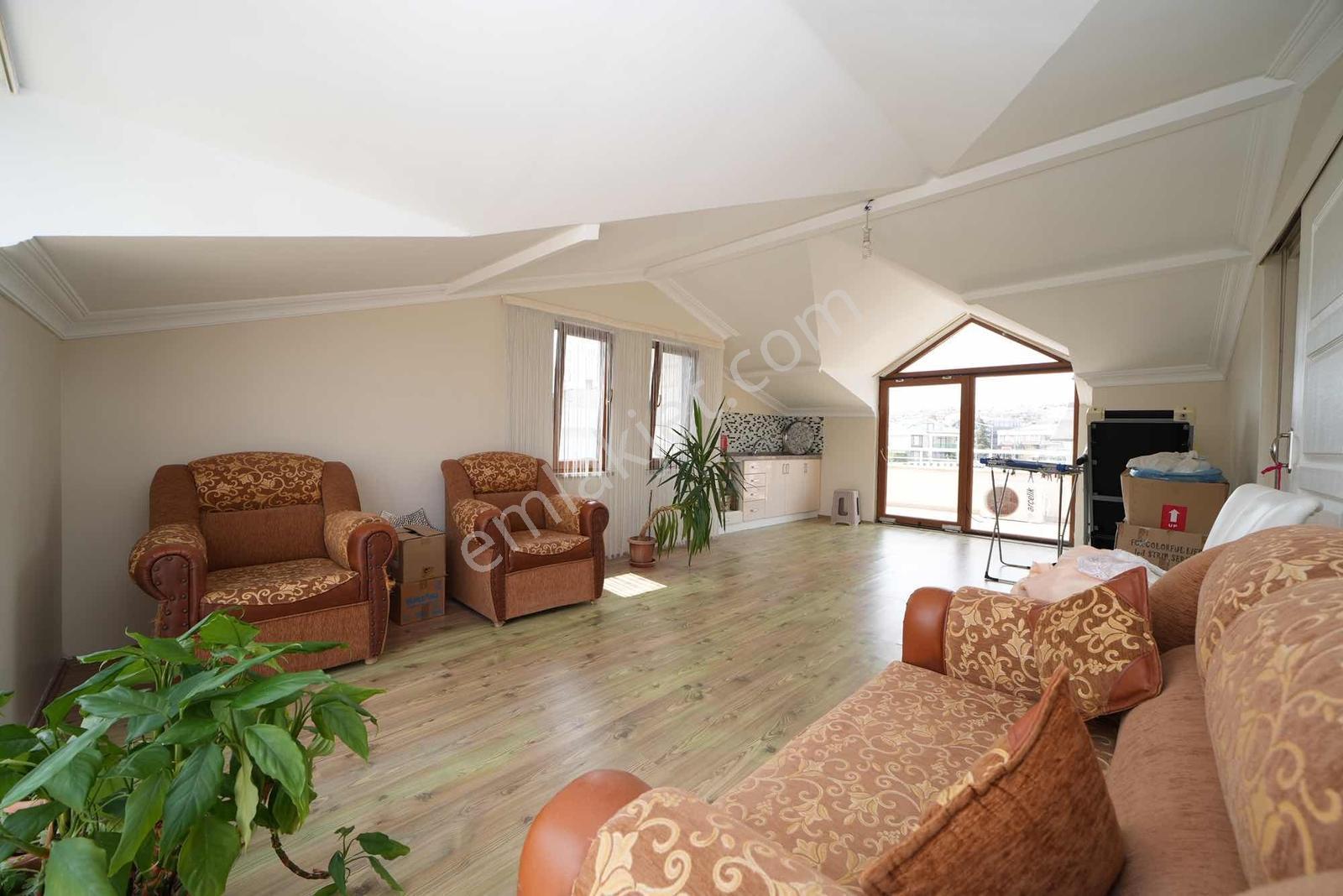 Özlüce 19 Mayıs Mahallesinde 5+1 Müstakil Köşe Parsel Villa - Görsel 9