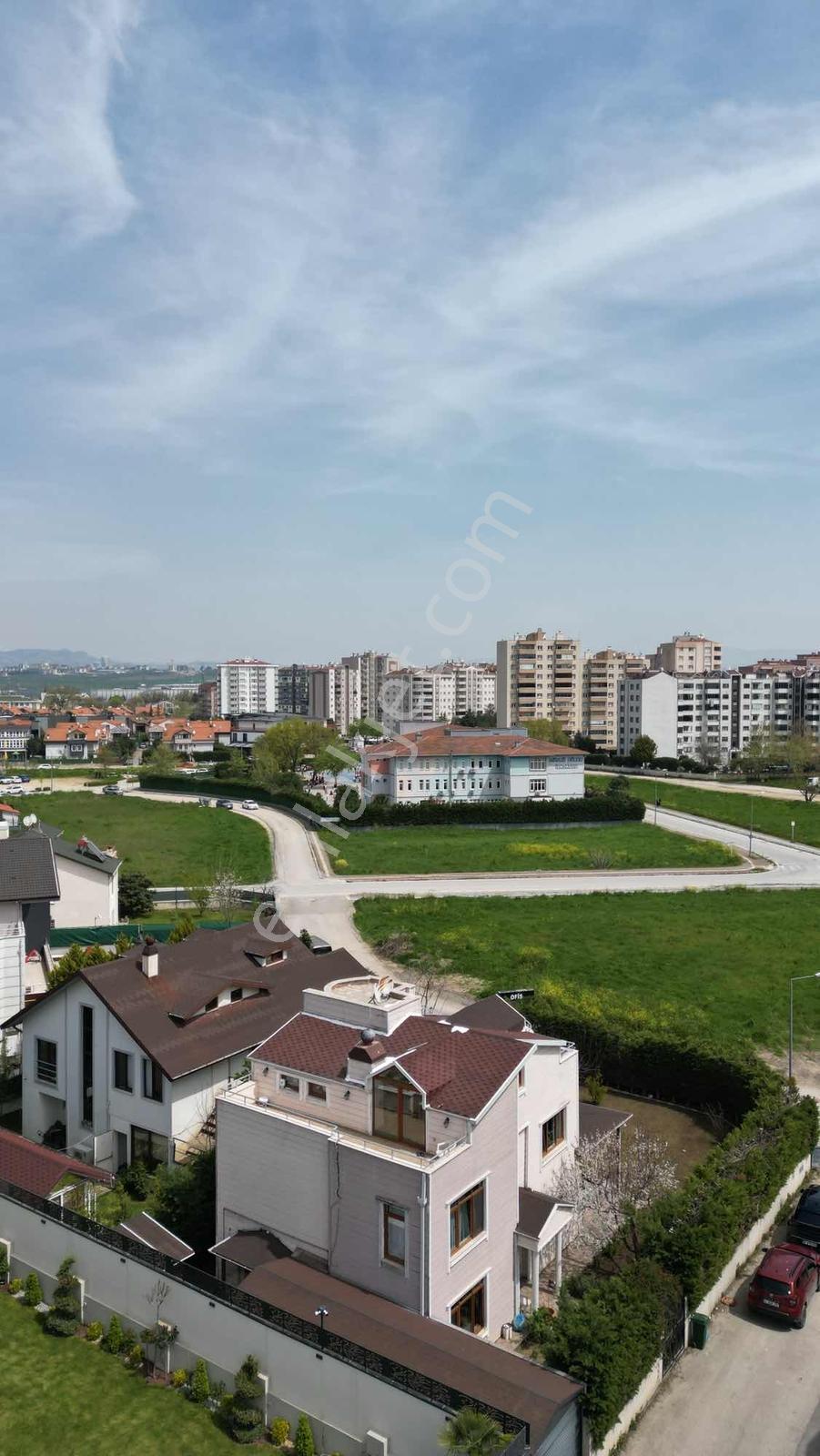 Özlüce 19 Mayıs Mahallesinde 5+1 Müstakil Köşe Parsel Villa - Görsel 2