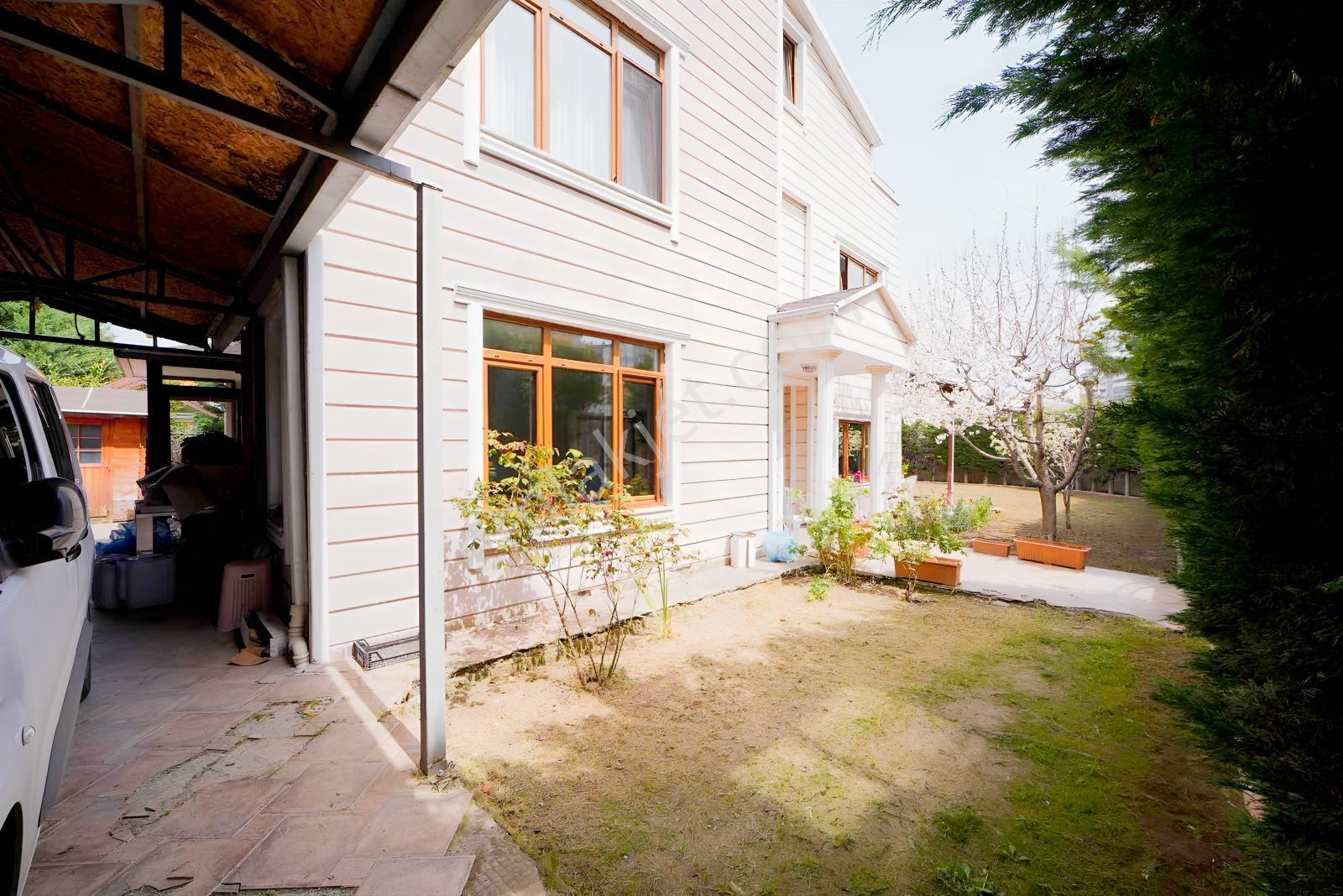 Özlüce 19 Mayıs Mahallesinde 5+1 Müstakil Köşe Parsel Villa - Görsel 21