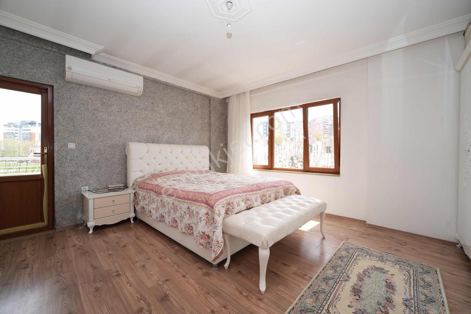 Özlüce 19 Mayıs Mahallesinde 5+1 Müstakil Köşe Parsel Villa - Görsel 33