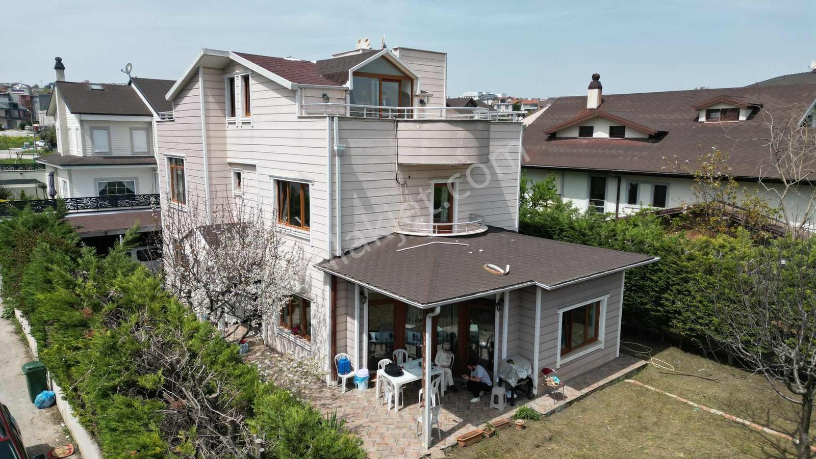 Özlüce 19 Mayıs Mahallesinde 5+1 Müstakil Köşe Parsel Villa - Görsel 18