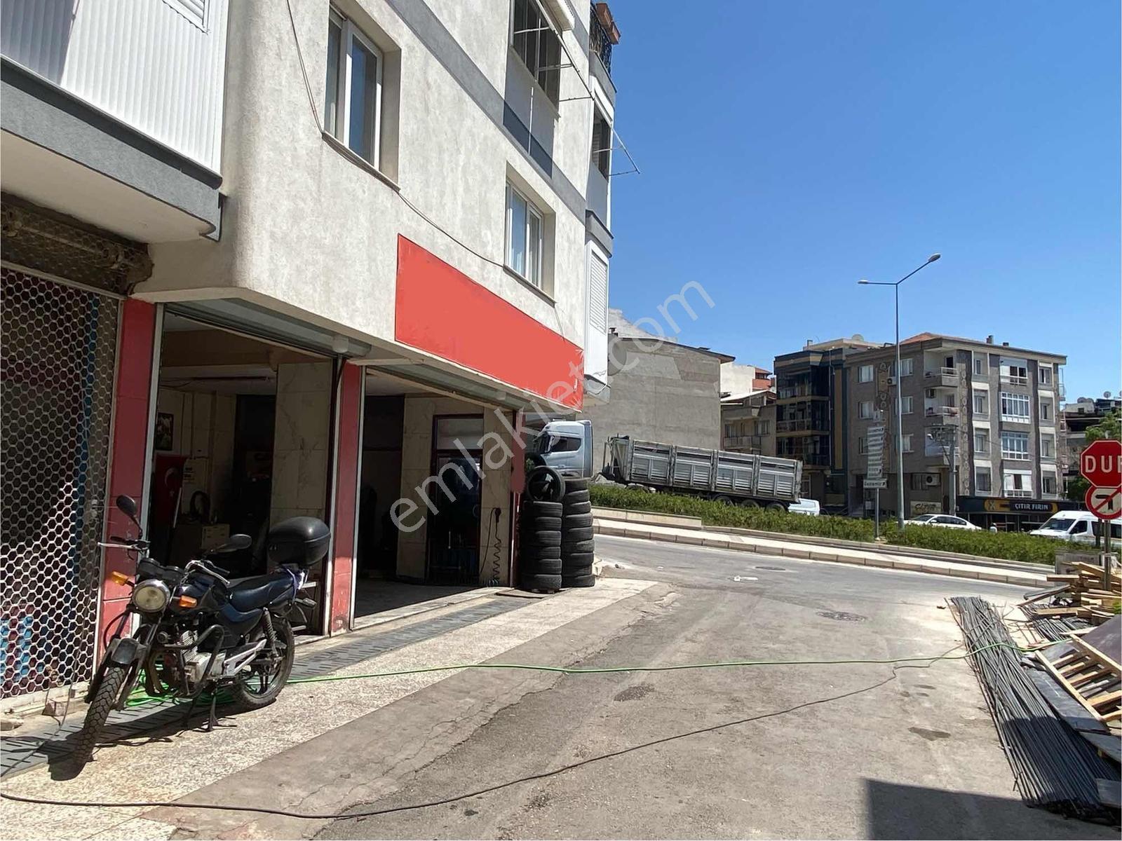 Buca Çamlık Mah. 145m² Satılık Dükkan