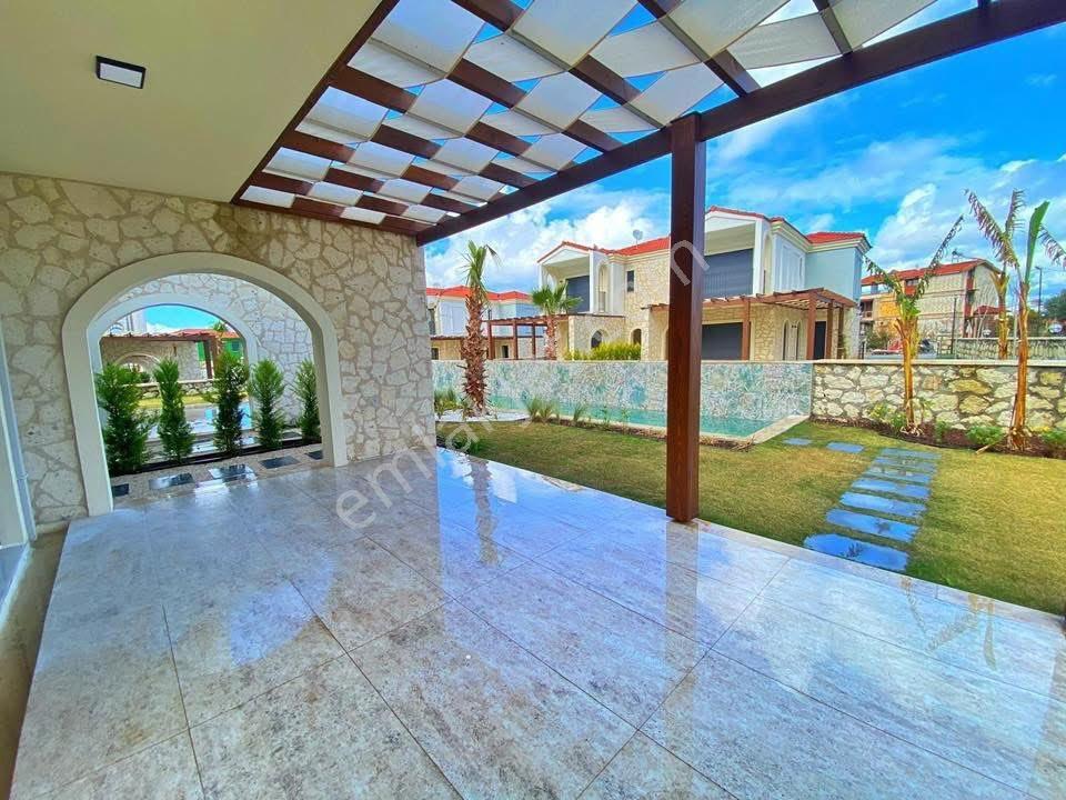Kuşadası Davutlarda 3+1 Sıfır Özel Mimari Özel Havuz Tadında Satılık Villa - Görsel 4