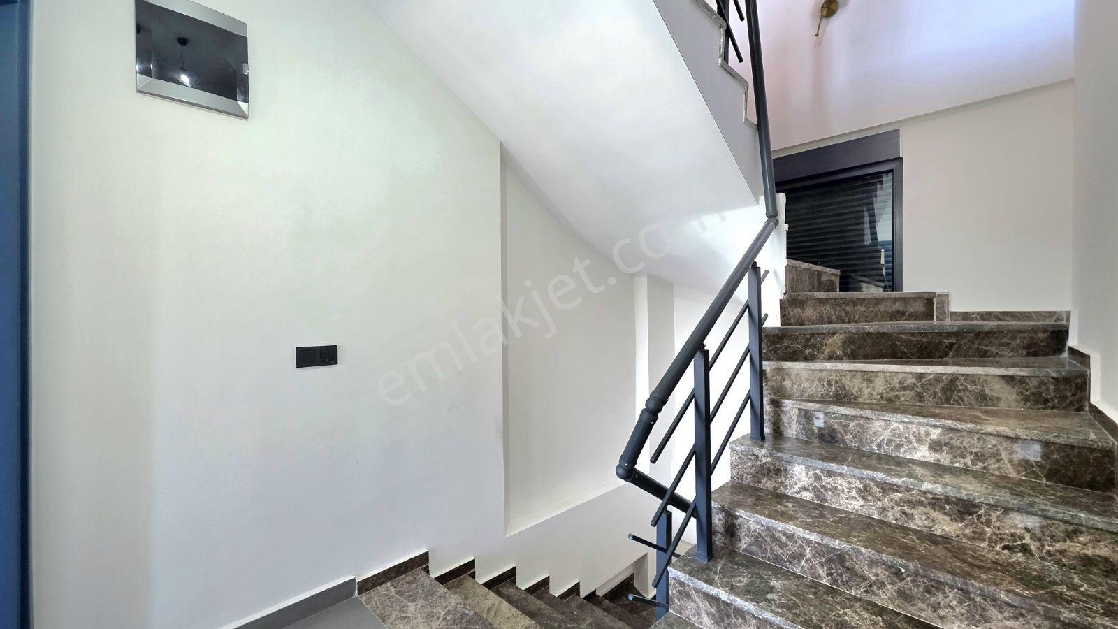 Fethiye Çiftlik'te Eşyalı Kiralık 4+1 190m2 Havuzlu Villa - Görsel 17
