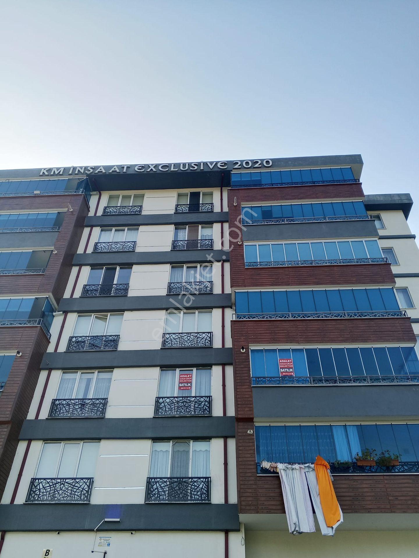 Tokat Niksar'da Adalet Gold Group Emlak'tan Kayapaşa Mahallesinde Satılık Daire 3+1 İçi Yapılı