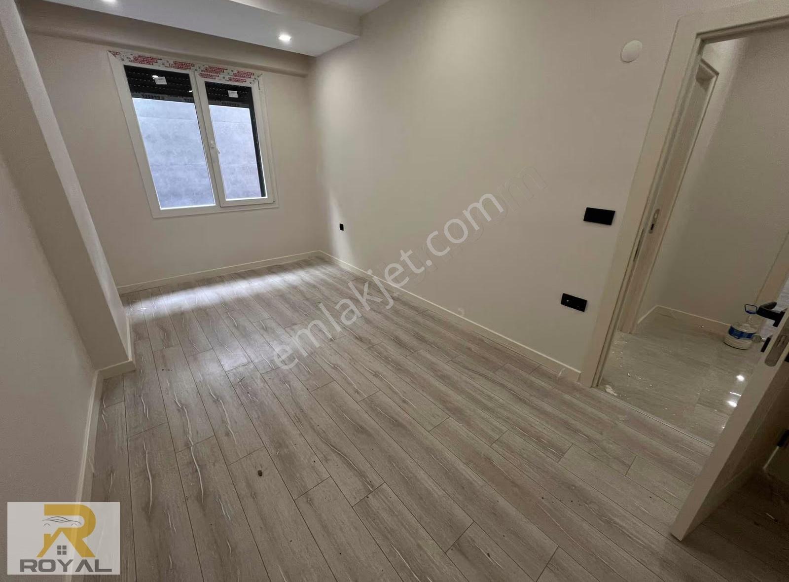 Royal'den Halkalı Merkez Mah'de 2+1 Lüks Yapılı Ekstralı Daire - Görsel 31