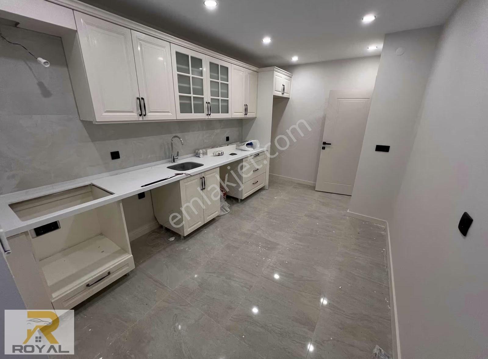 Royal'den Halkalı Merkez Mah'de 2+1 Lüks Yapılı Ekstralı Daire - Görsel 12