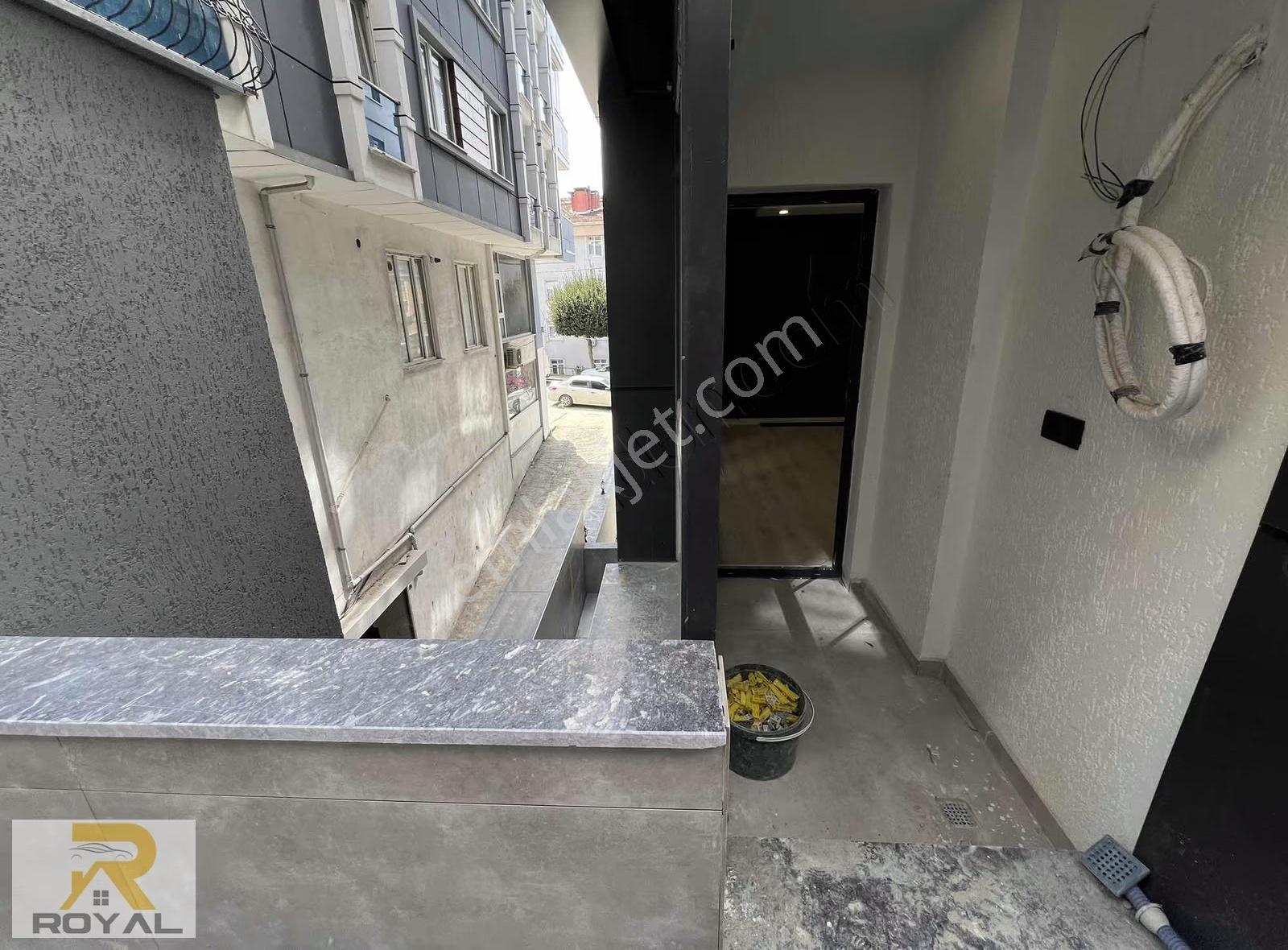 Royal'den Halkalı Merkez Mah'de 2+1 Lüks Yapılı Ekstralı Daire - Görsel 13