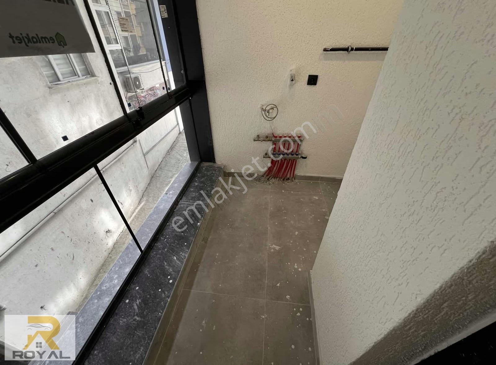 Royal'den Halkalı Merkez Mah'de 2+1 Lüks Yapılı Ekstralı Daire - Görsel 32