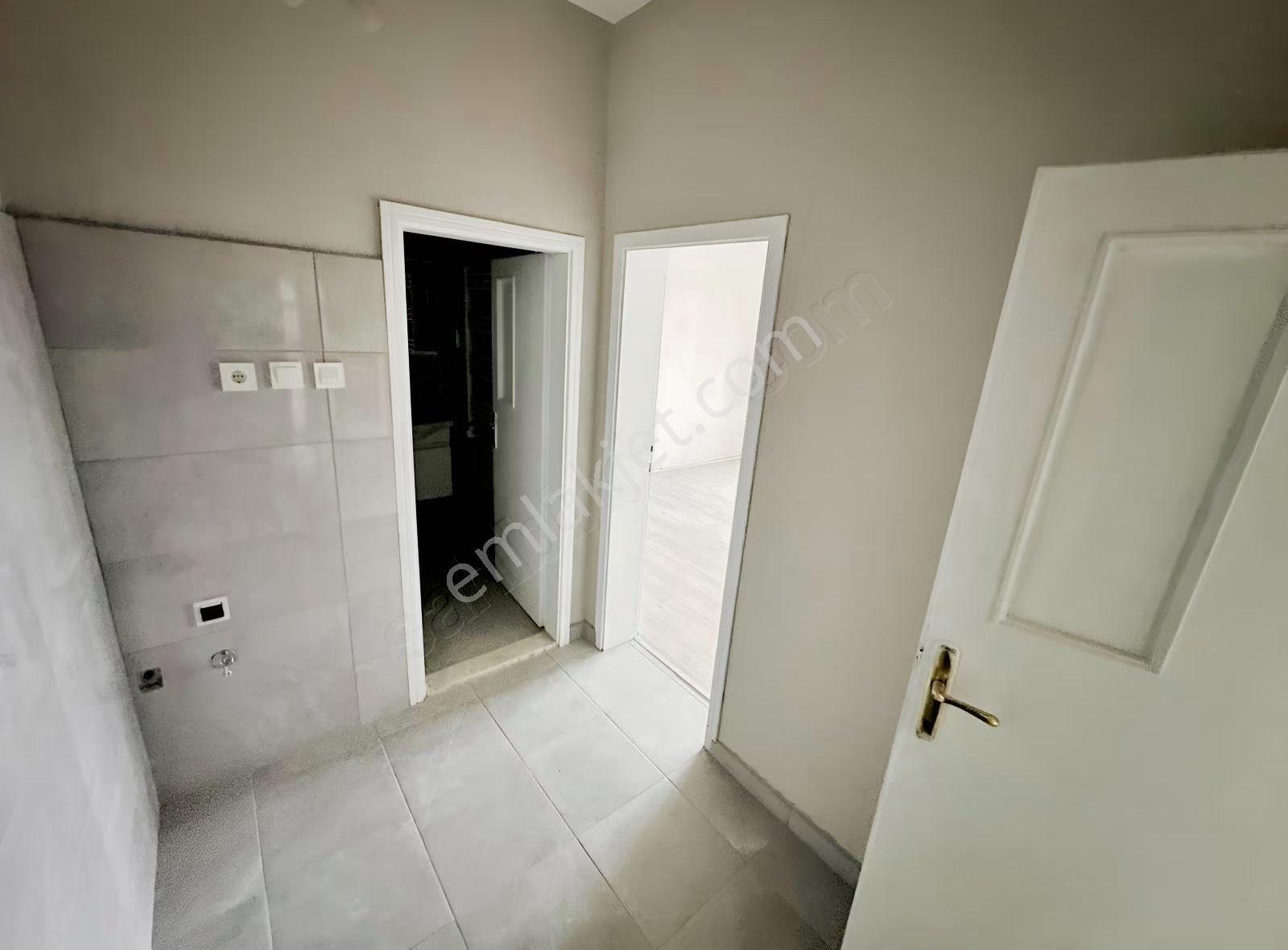 Stadyum Yan Tarafında Kendine Ait Bahçesi Olan Kiralık 2+1 Daire - Görsel 4