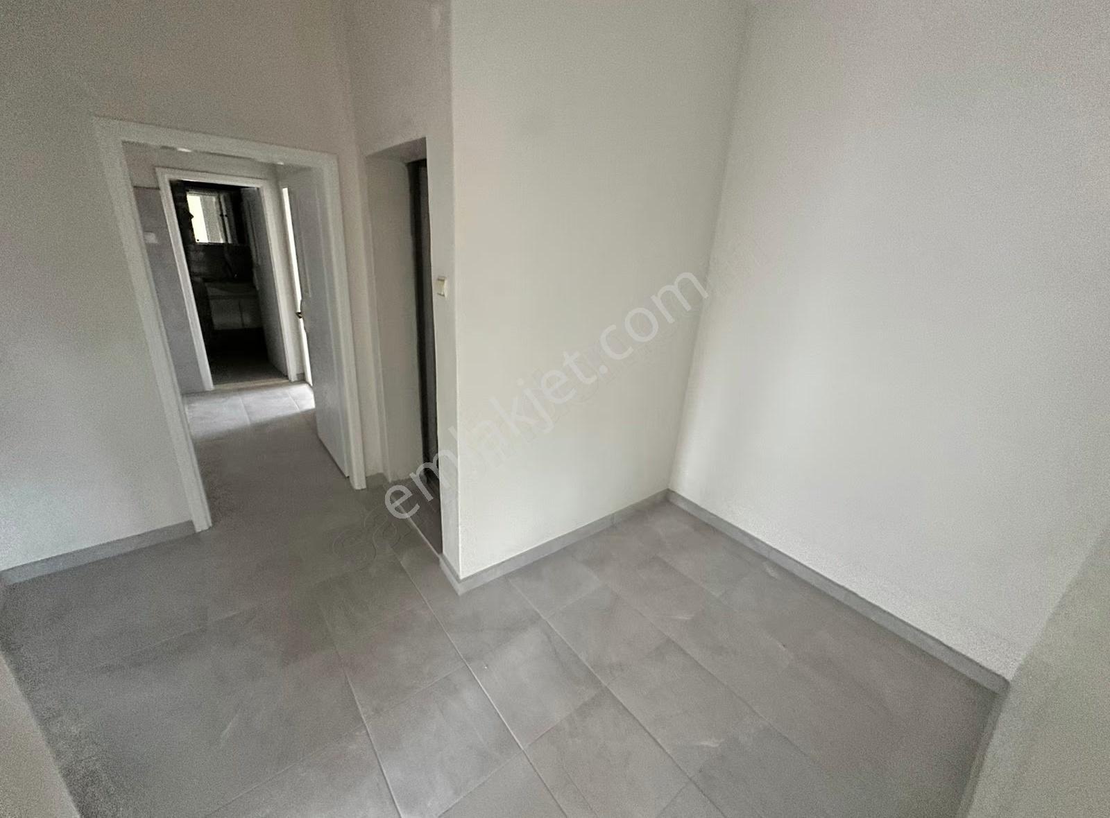 Stadyum Yan Tarafında Kendine Ait Bahçesi Olan Kiralık 2+1 Daire - Görsel 14