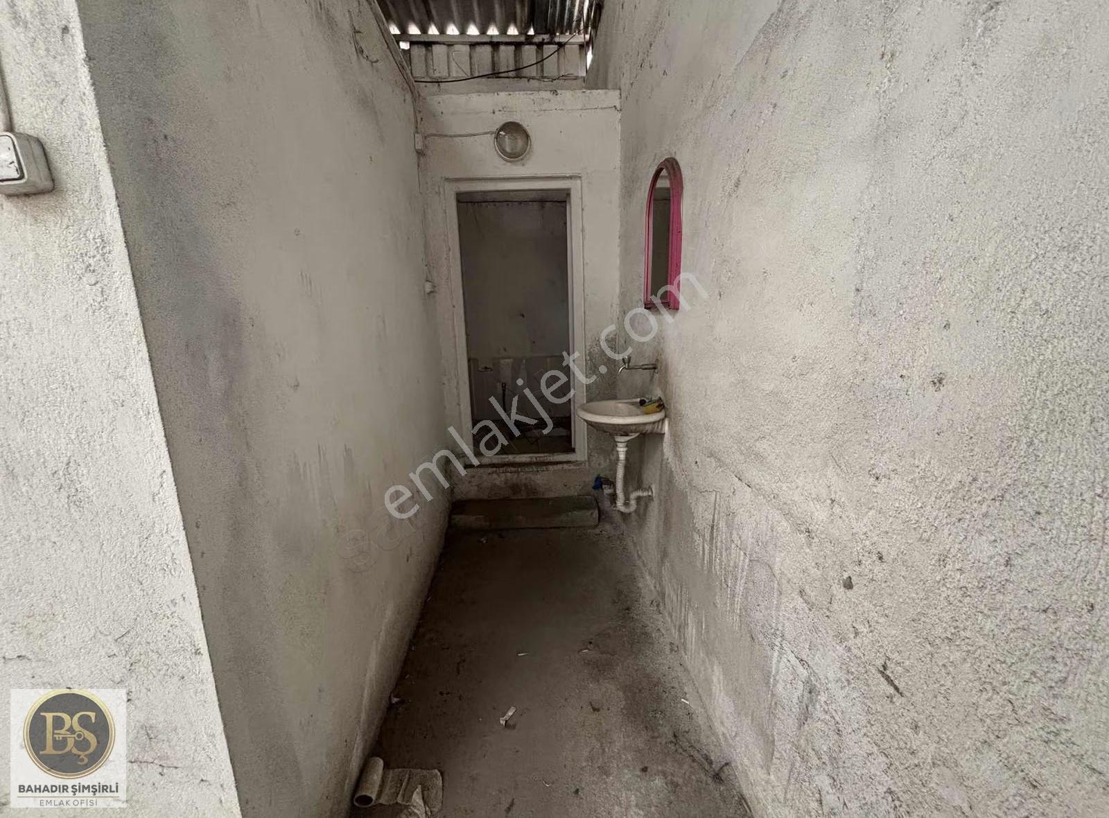 Bahadır Şimşirli'den Akhisar Sanayide Kiralık 200 M2 İş Yeri - Görsel 2