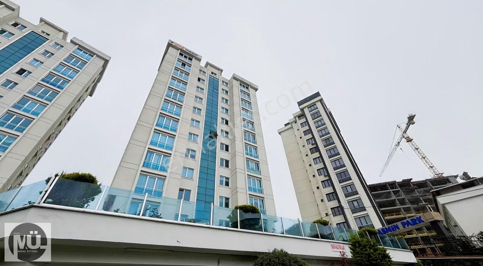 Yakacık Royal Towers'ta Satılık Geniş 3+1 Daire