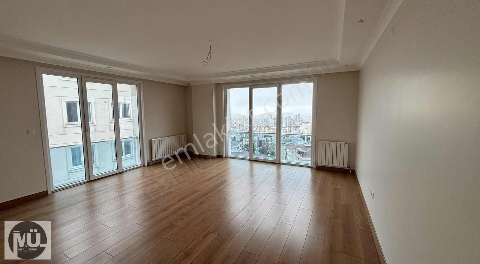 Yakacık Royal Towers'ta Satılık Geniş 3+1 Daire - Görsel 6