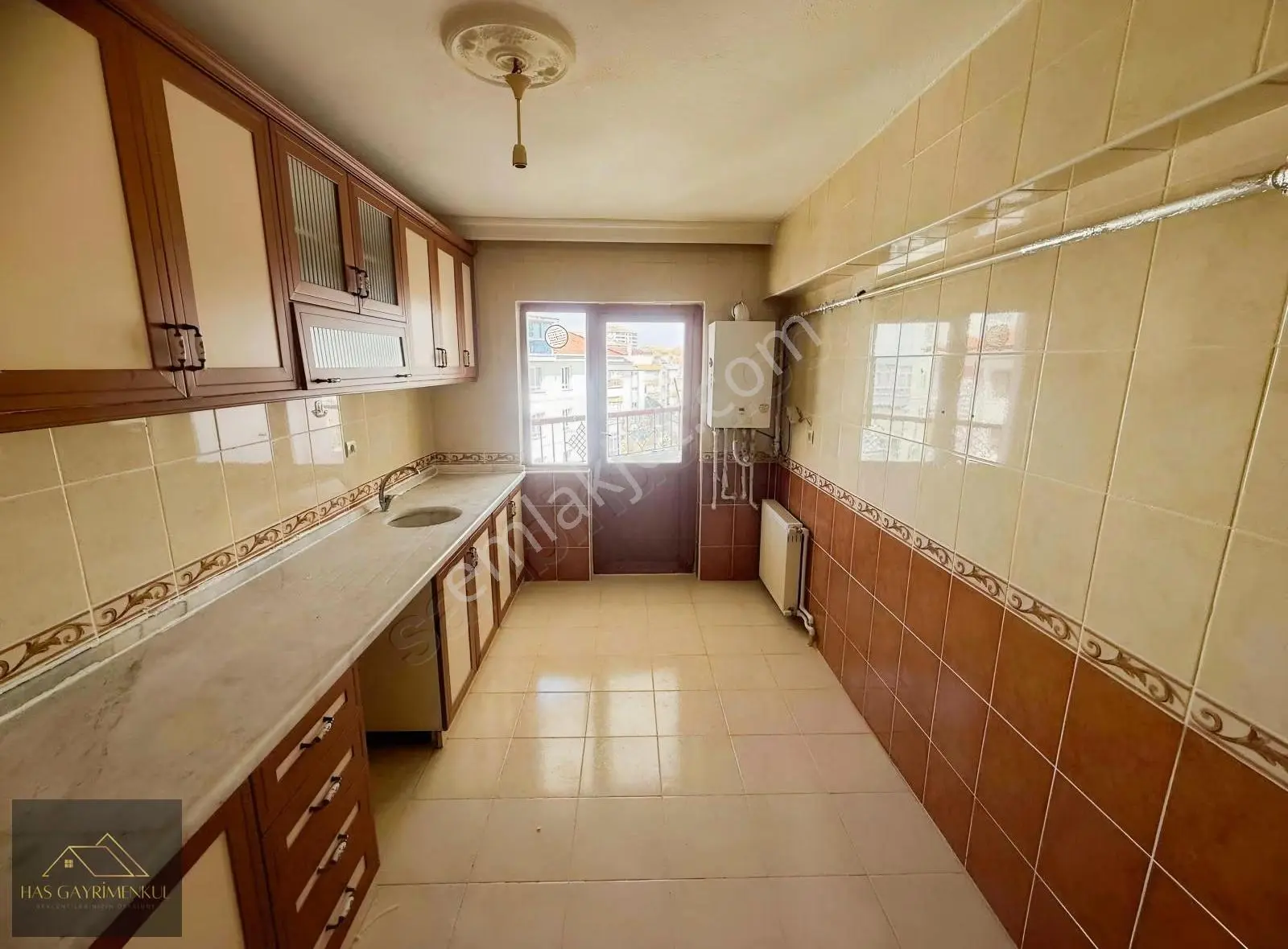 Has Gayrimenkul'den Sarayda Bağımsız Merkezde 3+1 Daire