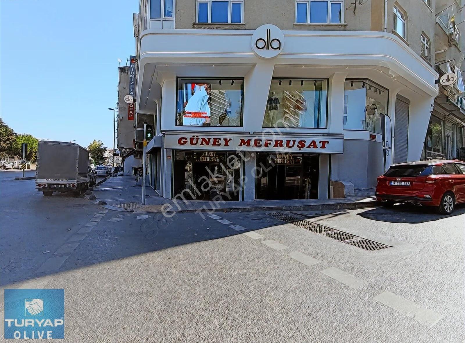 Zeytinburnu Veliefendi'de Köşe Başı Dükkan-mağaza 300 M2