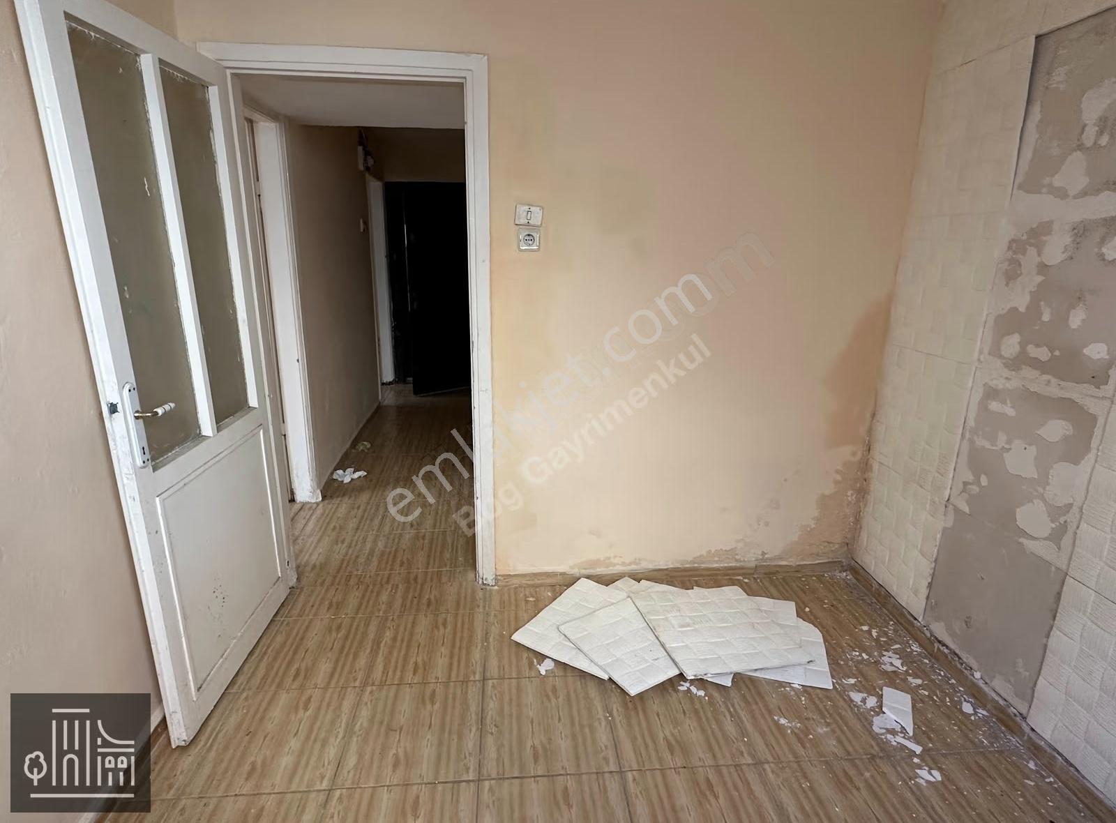 Acil Üçyol Meydan Yakını Atilla Mahallesinde 2+1 80m2 Klasik Dai - Görsel 7