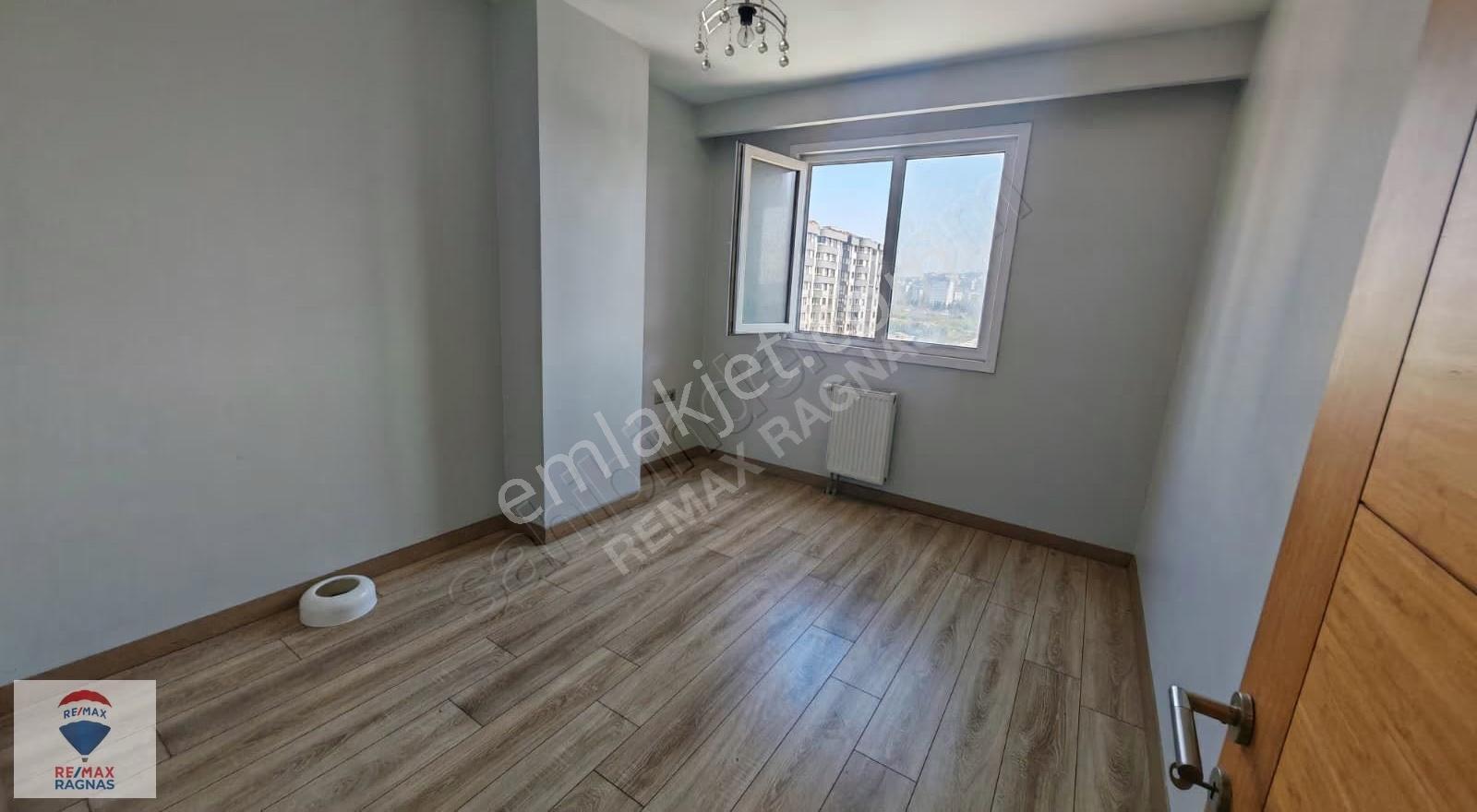 Çekmeköy Taşdelen Site İçinde Balkonlu 2+1 Daire 85m² Kiralık - Görsel 20