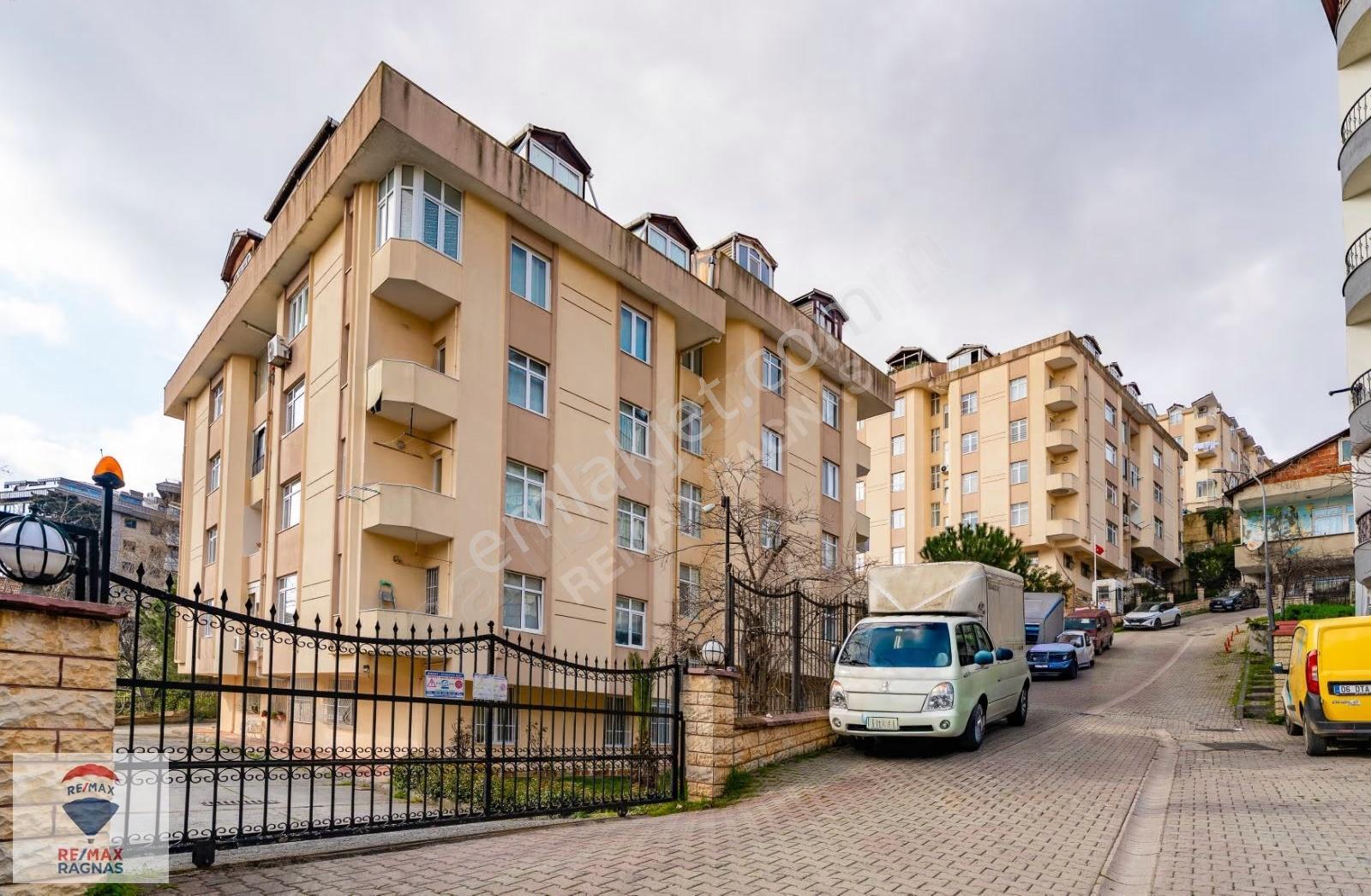 Çengelköy'de Bahar Sitesinde; Kiralık 3+1 Kiralık Ara Kat Daire - Görsel 17