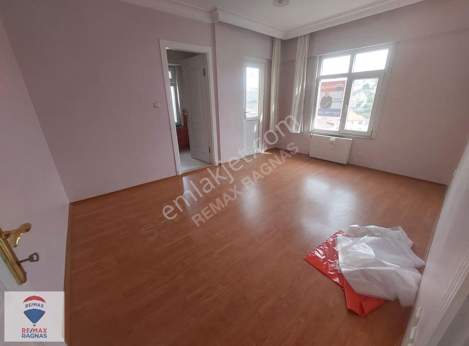 Çengelköy'de Bahar Sitesinde; Kiralık 3+1 Kiralık Ara Kat Daire - Görsel 6