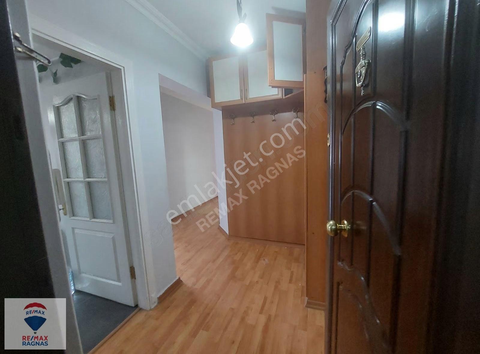 Çengelköy'de Bahar Sitesinde; Kiralık 3+1 Kiralık Ara Kat Daire - Görsel 9