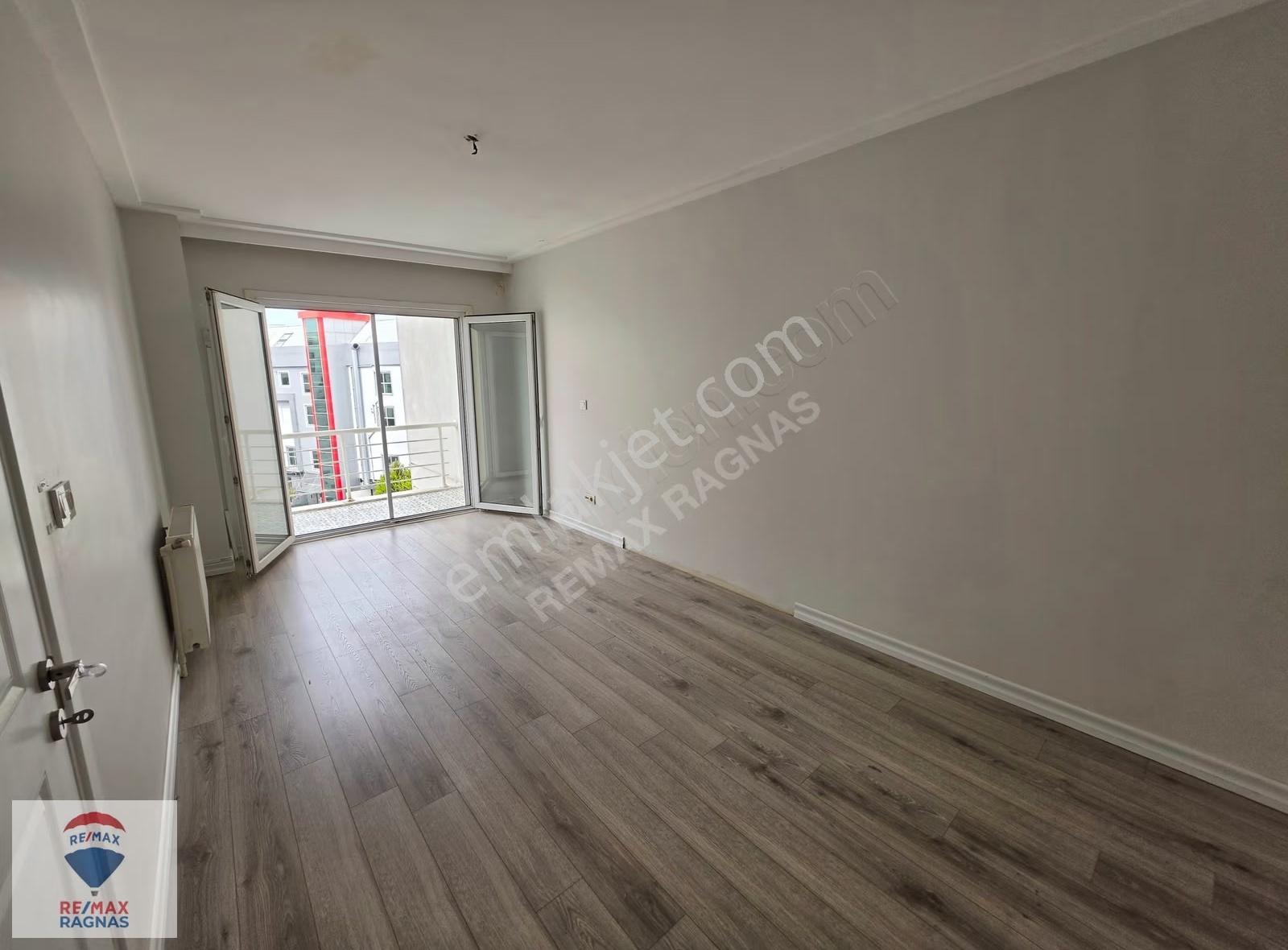 Dap Space Centerda Havuz Manzaralı Güneş Alan 2+1 - Görsel 23