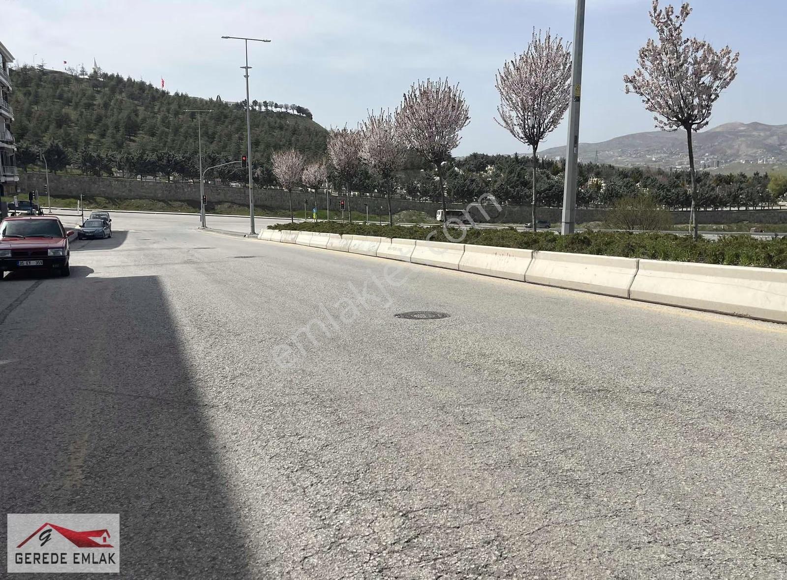 Ana Cadde Üzeri Üzeri Her İşe Uygun Yatırımlık Kupon Dükkan - Görsel 3