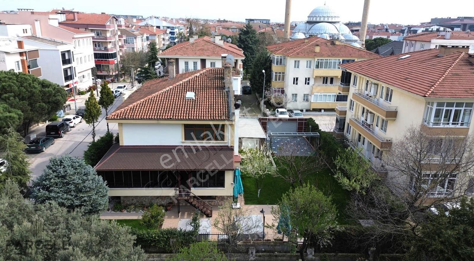 Balıkesir Bahçelievler Mah. 7+1 Emsalsiz Satılık Villa Ve Arsası