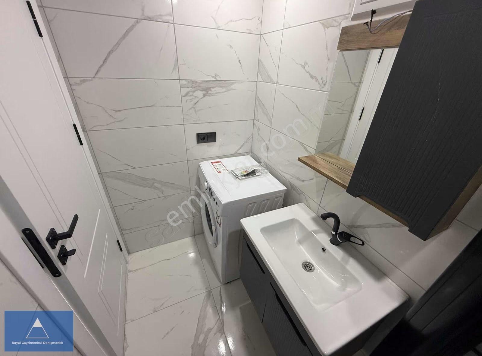 Toplu Konut Bulvarına Cephe Sıfır Eşyalı Kiralık 1+1 - Görsel 9