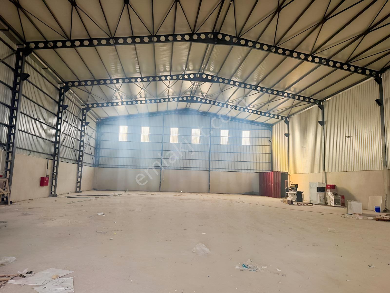 Zorlu Gayrimenkul'den Levent Mah'de 1000m2 Depo İşyeri Kiralık - Görsel 16
