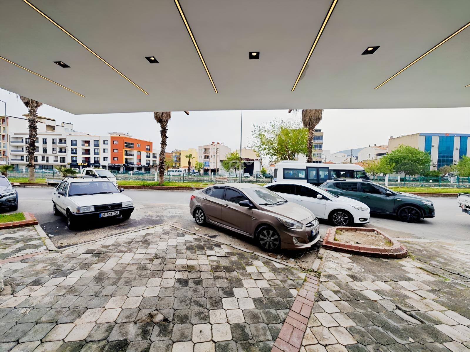 Yalova Caddesi'nde Çift Tapulu, İçi Yenilenmiş Yatırımlık Dükkan - Görsel 16